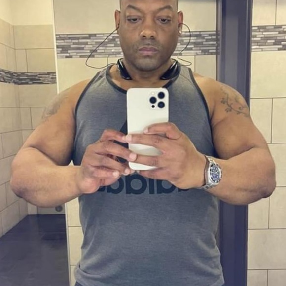 Meet your Posher, Brandon. - Picture 6 of 7